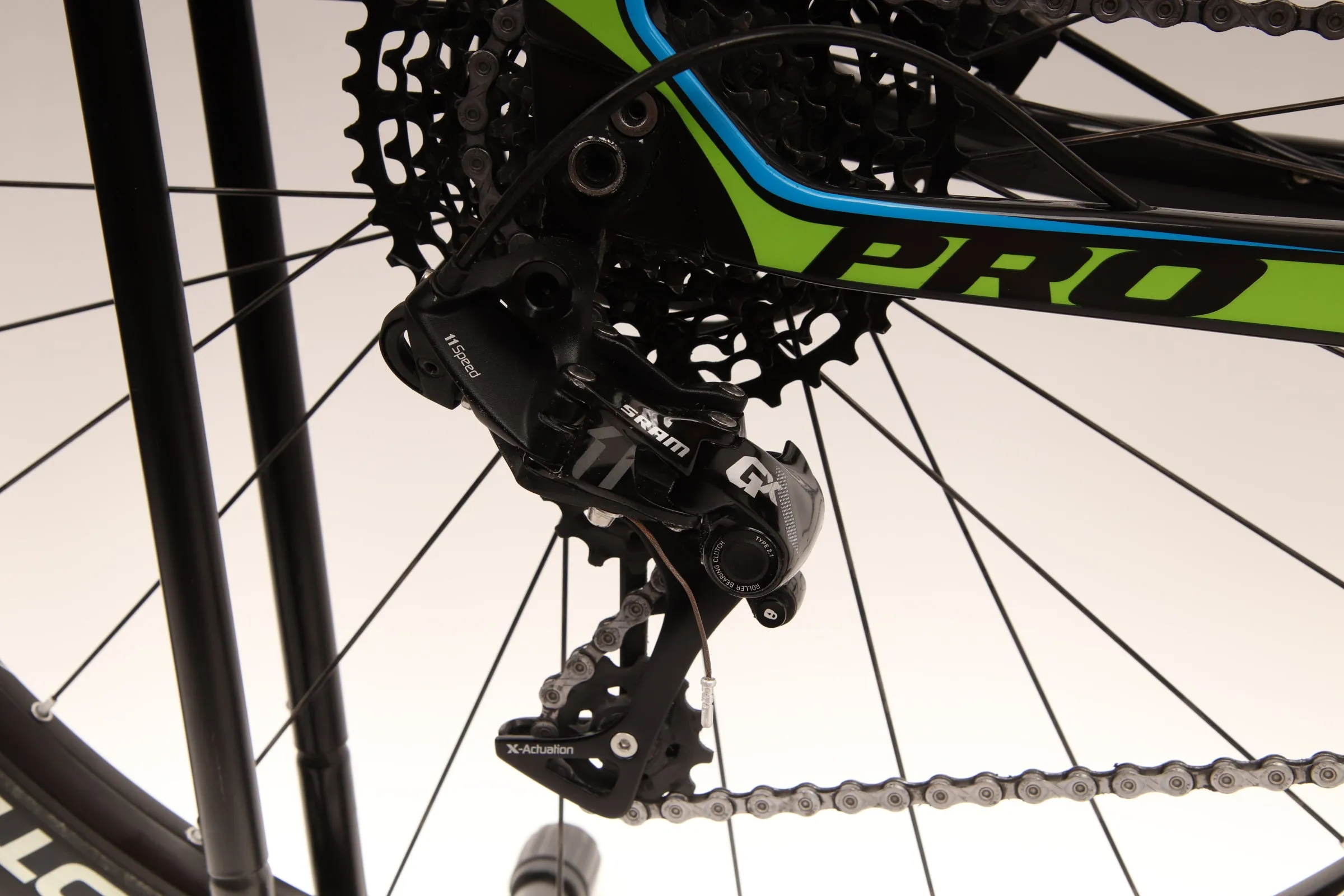 2016 JAMIS DAKOTA PRO  Mountain Bike - Medium