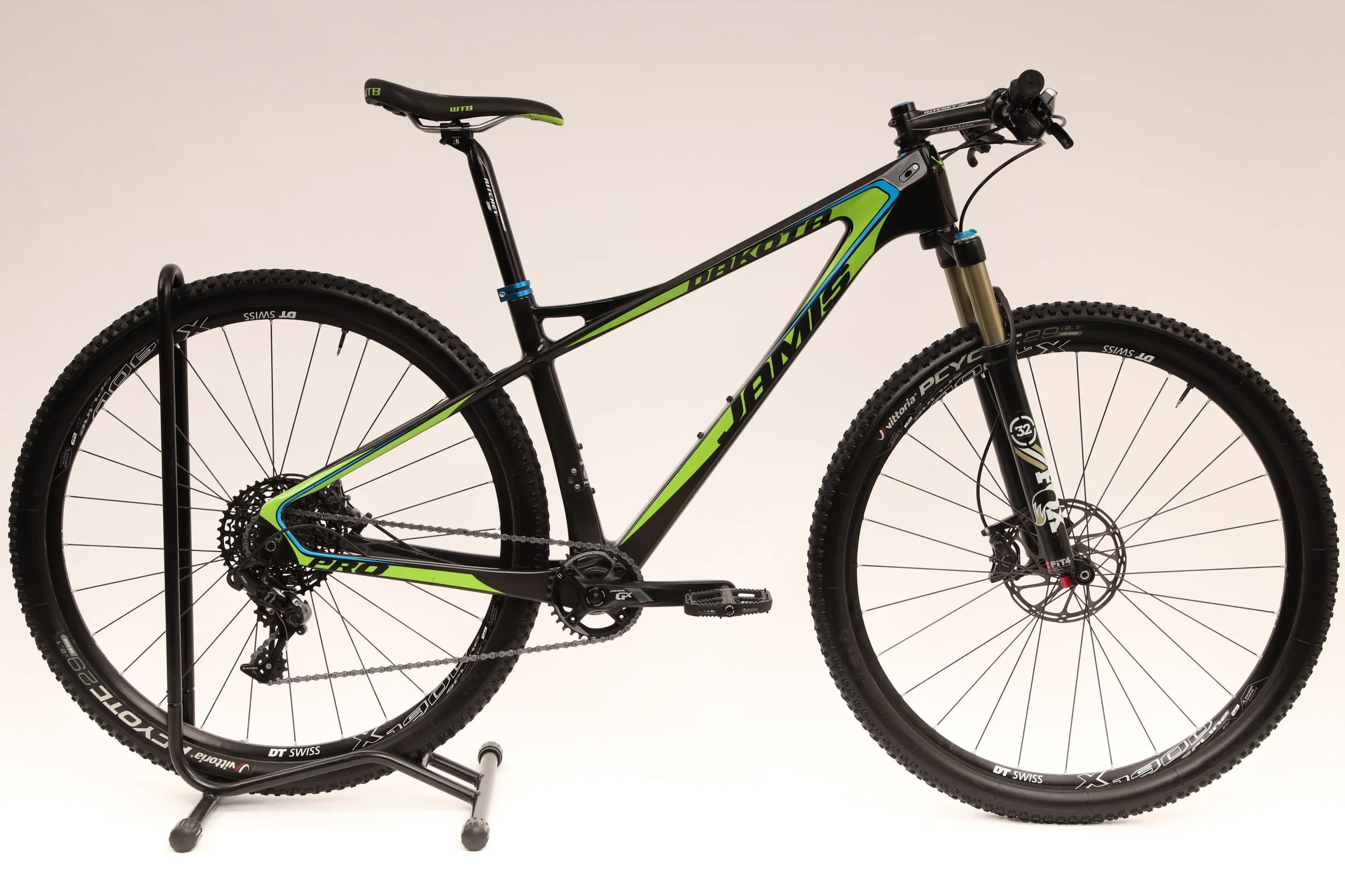 2016 JAMIS DAKOTA PRO  Mountain Bike - Medium