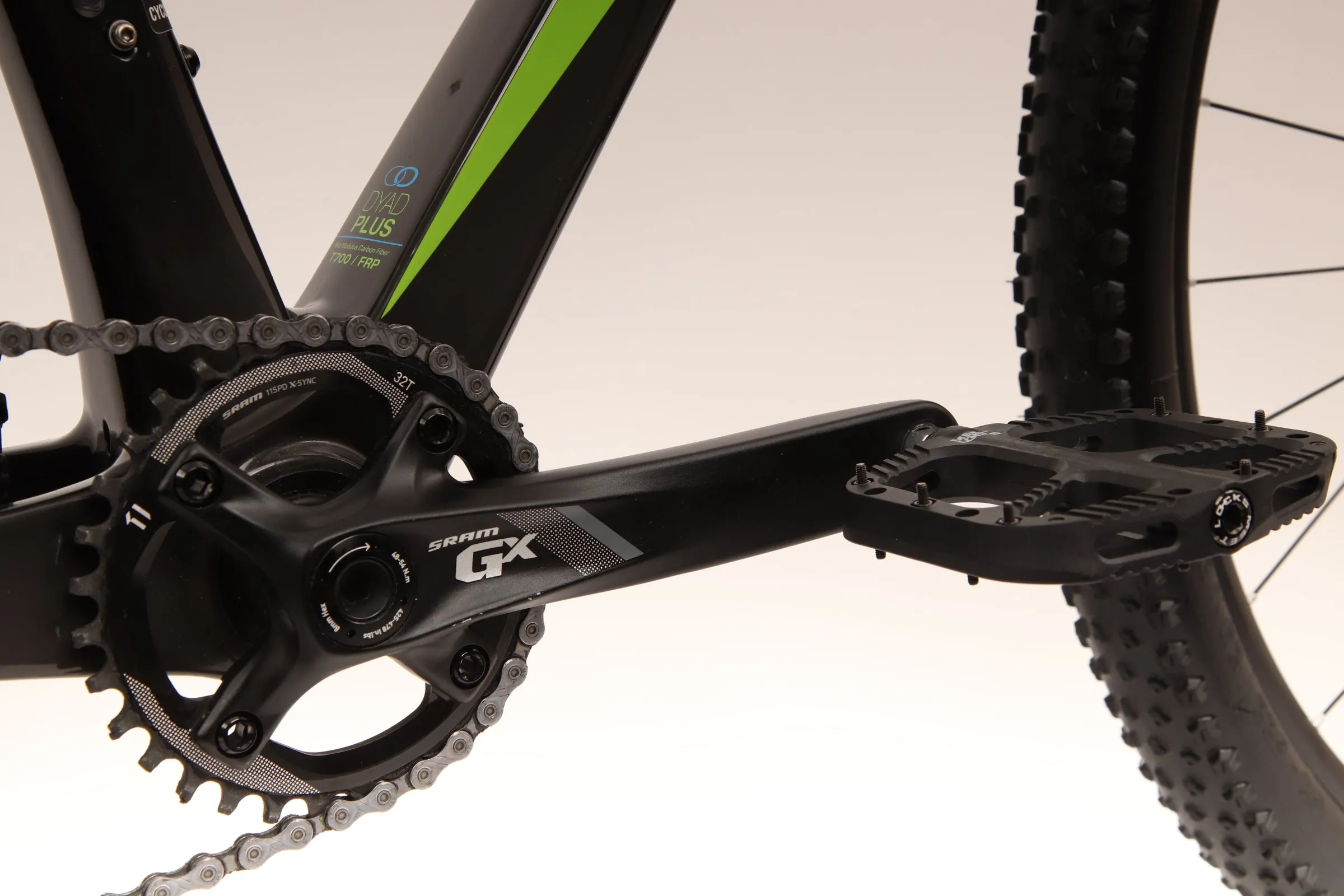 2016 JAMIS DAKOTA PRO  Mountain Bike - Medium