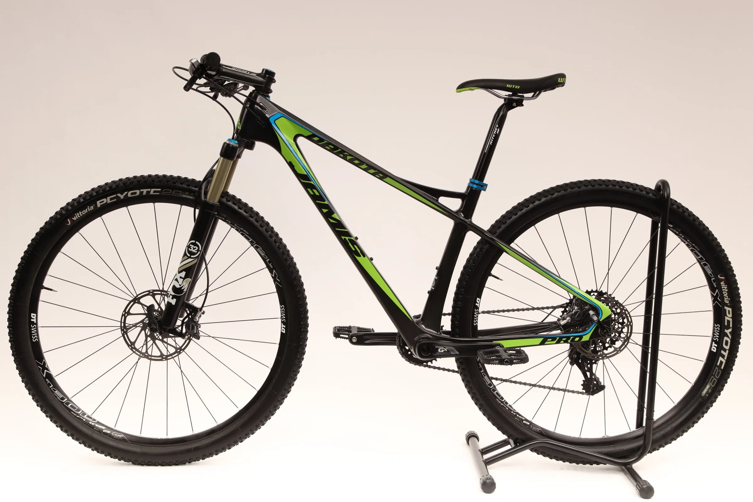2016 JAMIS DAKOTA PRO  Mountain Bike - Medium