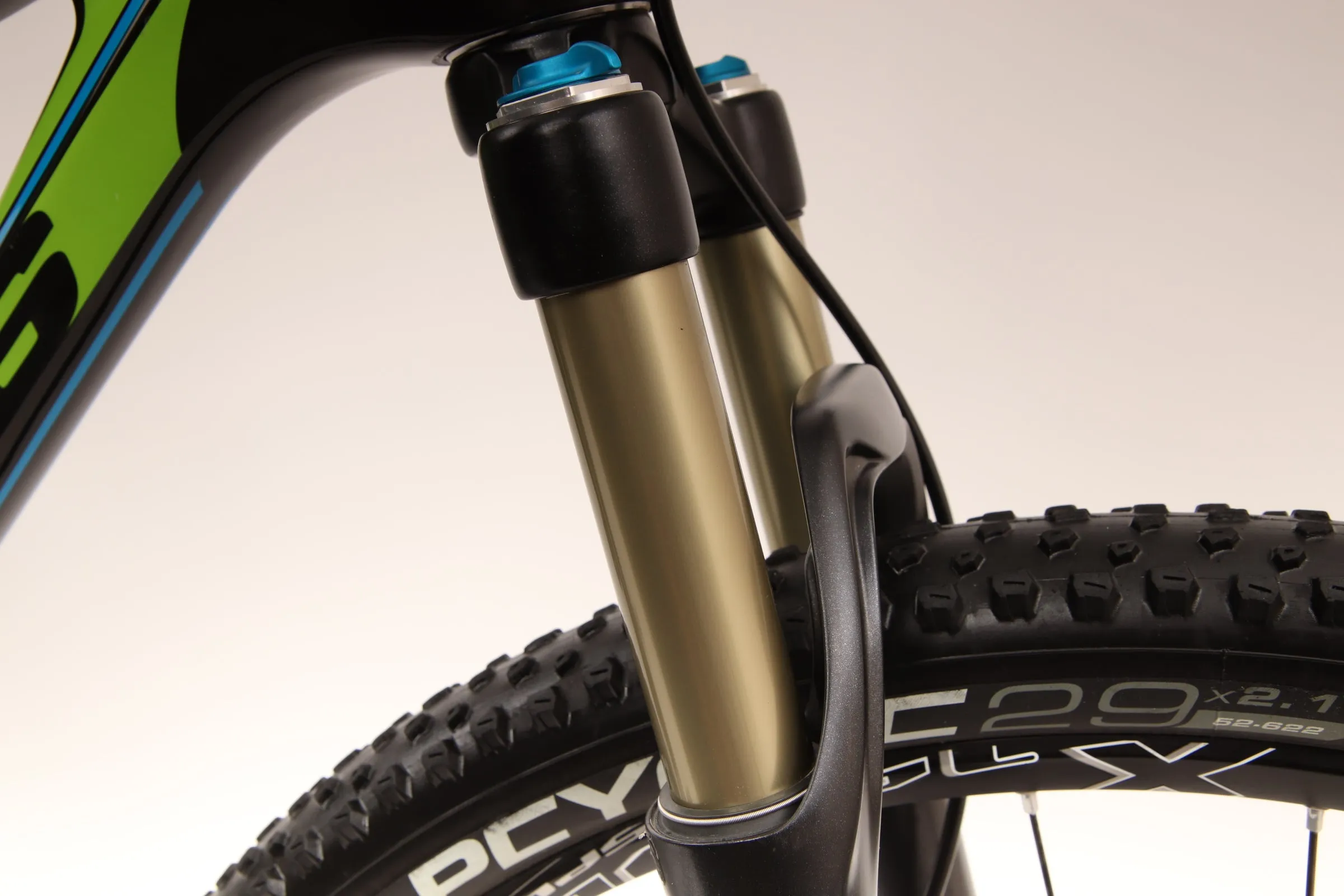 2016 JAMIS DAKOTA PRO  Mountain Bike - Medium