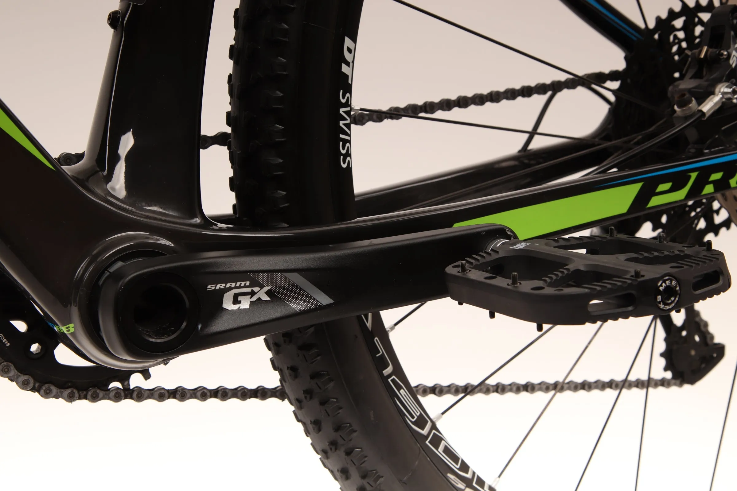 2016 JAMIS DAKOTA PRO  Mountain Bike - Medium
