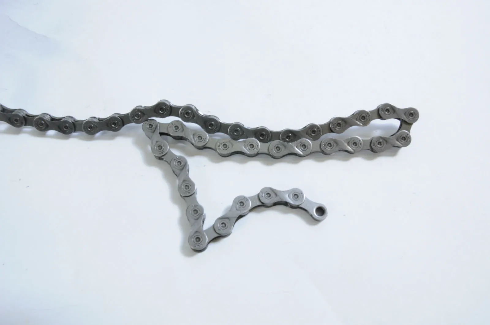 TAILOR MADE 9 SPEED CHAIN KMC X9-93 HIGH QUALITY 1-2 x 3-32 WE CUT TO YOUR LENGT